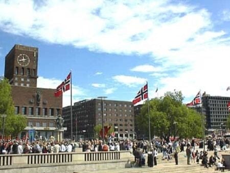 Flaggstang i glassfiber med innvendig linesystem ISS